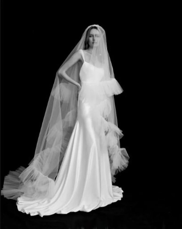 XL Cathedral Wedding Veil with Ruffles - 2 Tiers
