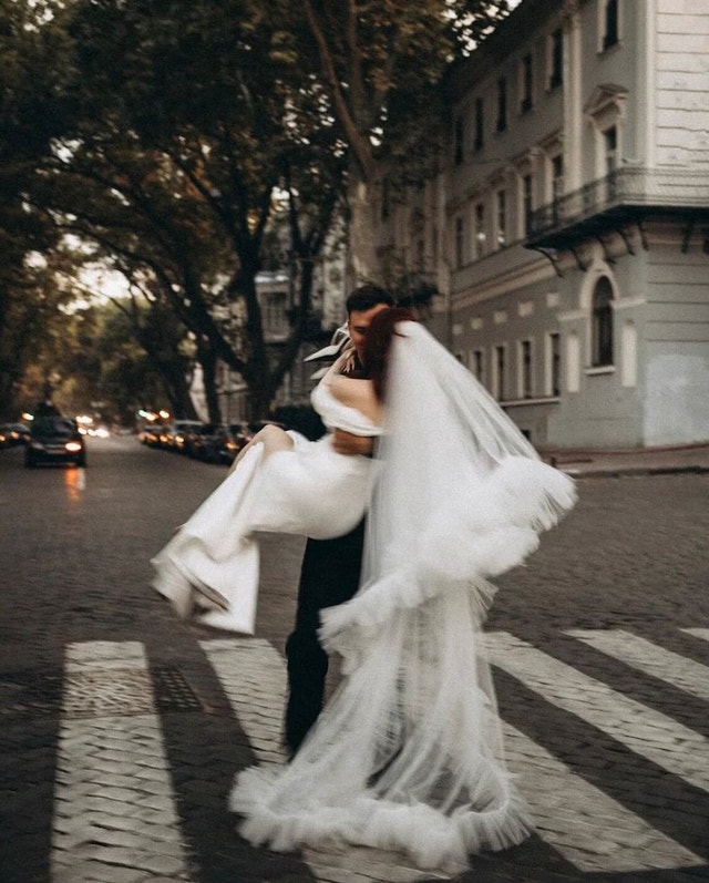 XL Cathedral Wedding Veil with Ruffles - 2 Tiers - photo 3