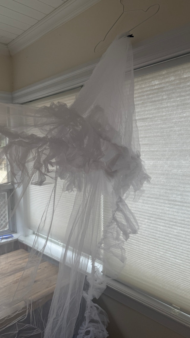 XL Cathedral Wedding Veil with Ruffles - 2 Tiers - photo 5