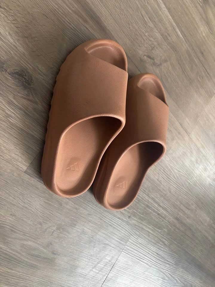 Yeezy Slides - photo 3