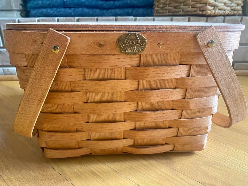 Peterboro Two-Pie Basket with Lid and Tray - Honey