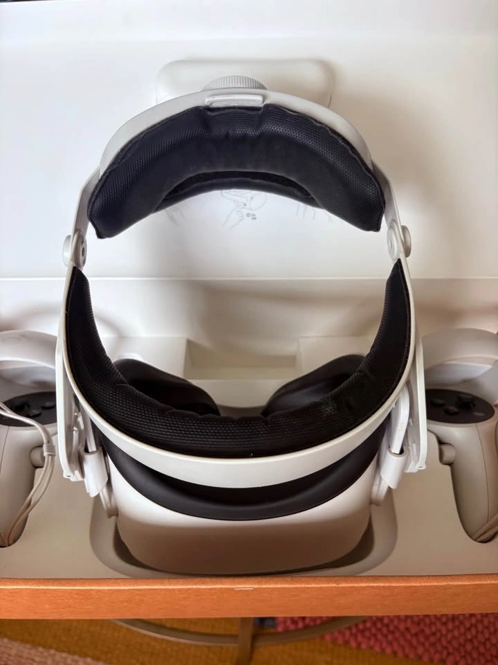 Oculus Quest 2 128GB - Like New - photo 4