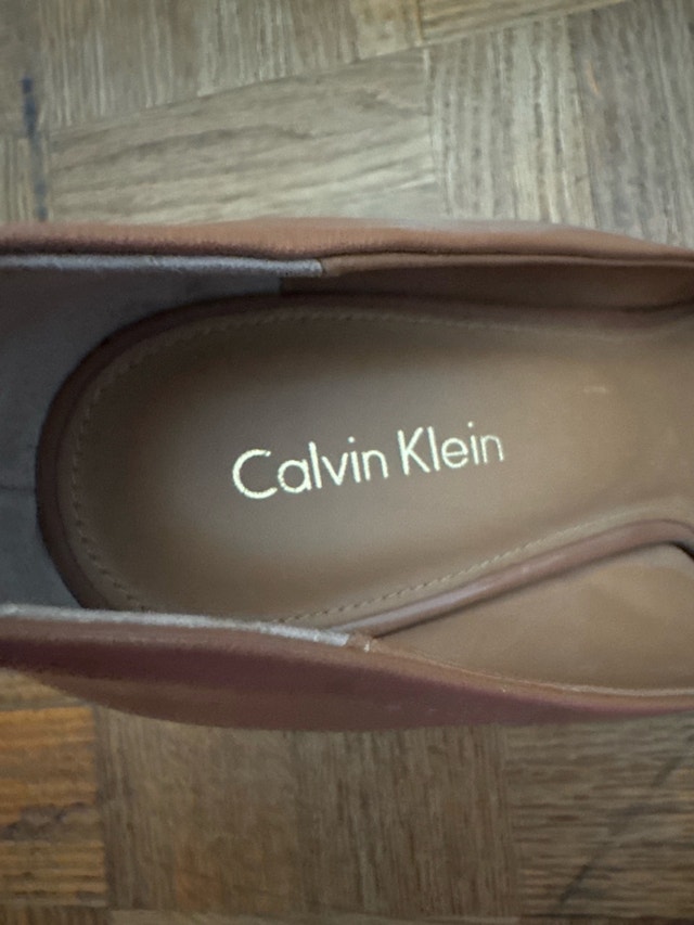 Calvin Klein Tan/Brown Heels - photo 3