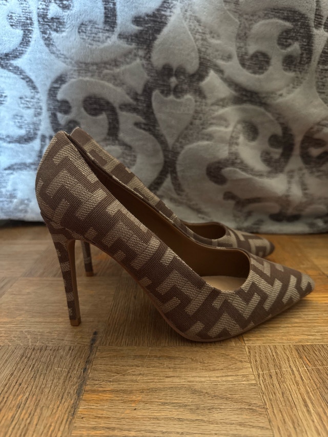 Shoedazzle brown pattern heels - photo 2