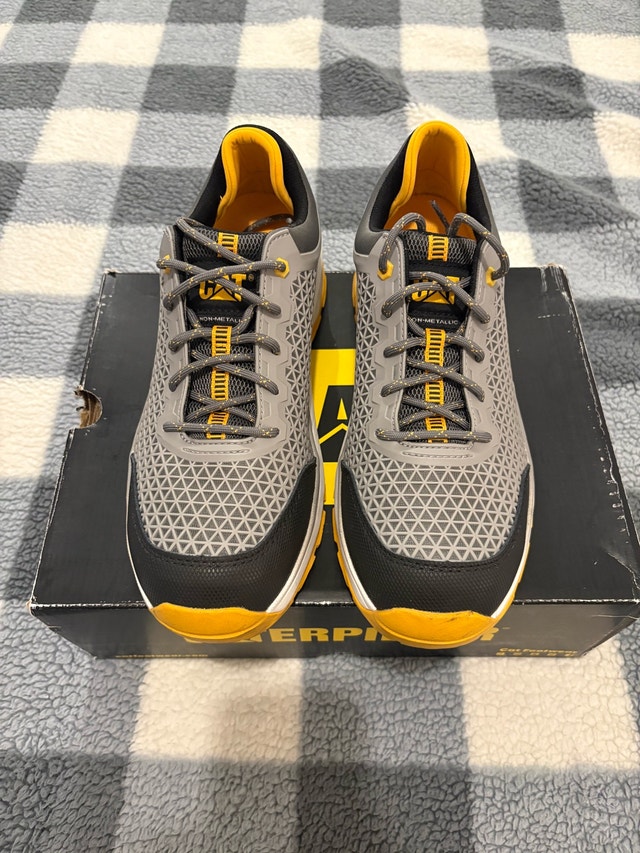 CAT Streamline 2.0 Composite Toe Work Shoes – Size 9 – LIKE NEW