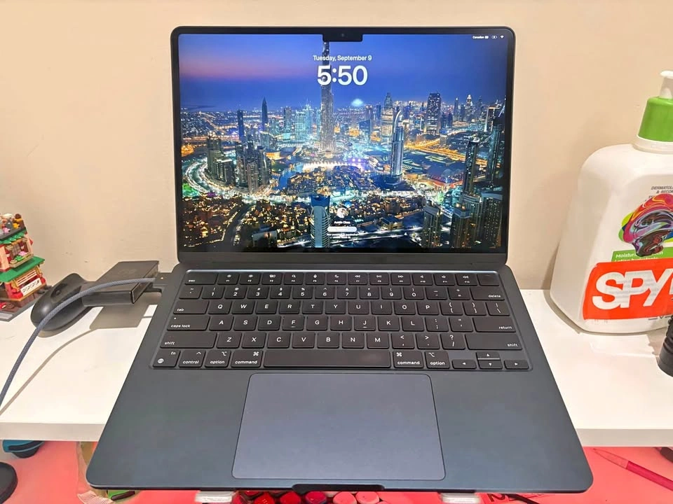 13" M3 MacBook Air (8GB RAM, 256GB SSD)