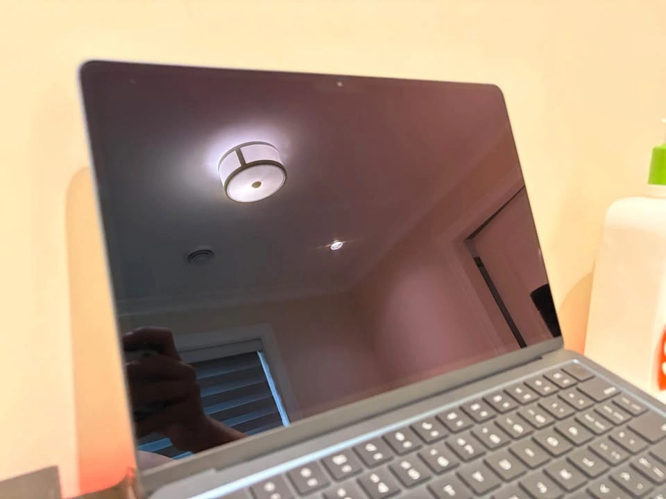13" M3 MacBook Air (8GB RAM, 256GB SSD) - photo 2