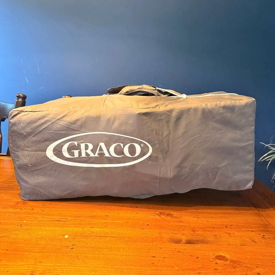 Graco Pack 'n Play - Brown w Zoo Animal Pattern