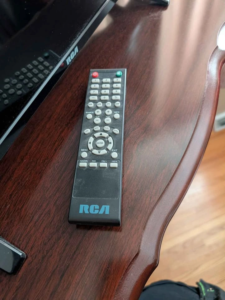 RCA 32" LED TV with Remote - photo 2