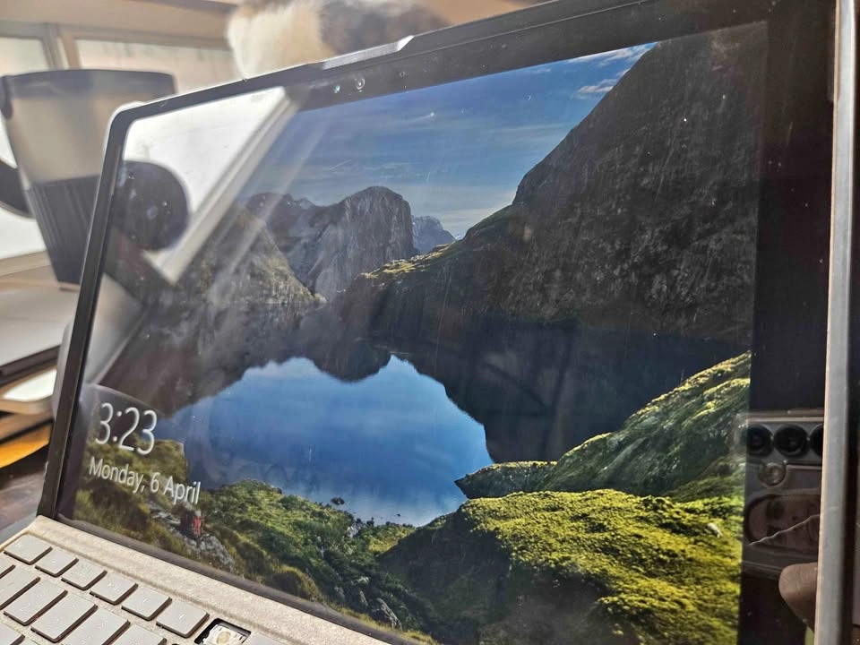 Surface Pro 4 with case/keyboard/stylus