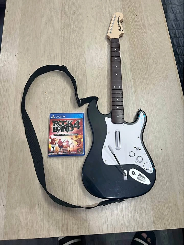 Rock Band 4 Wireless Fender Stratocaster Guitar Controller and S