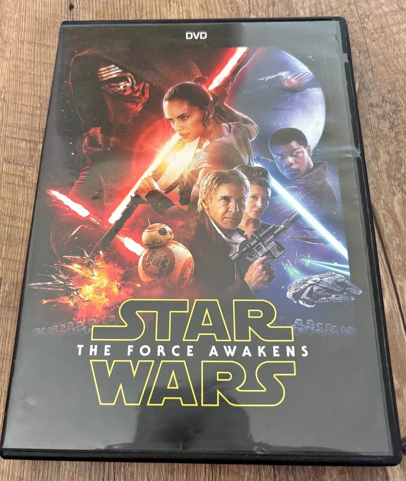 Star Wars: The Force Awakens DVD