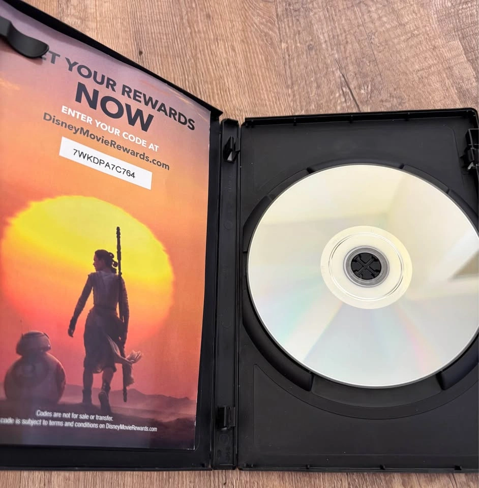 Star Wars: The Force Awakens DVD - photo 4
