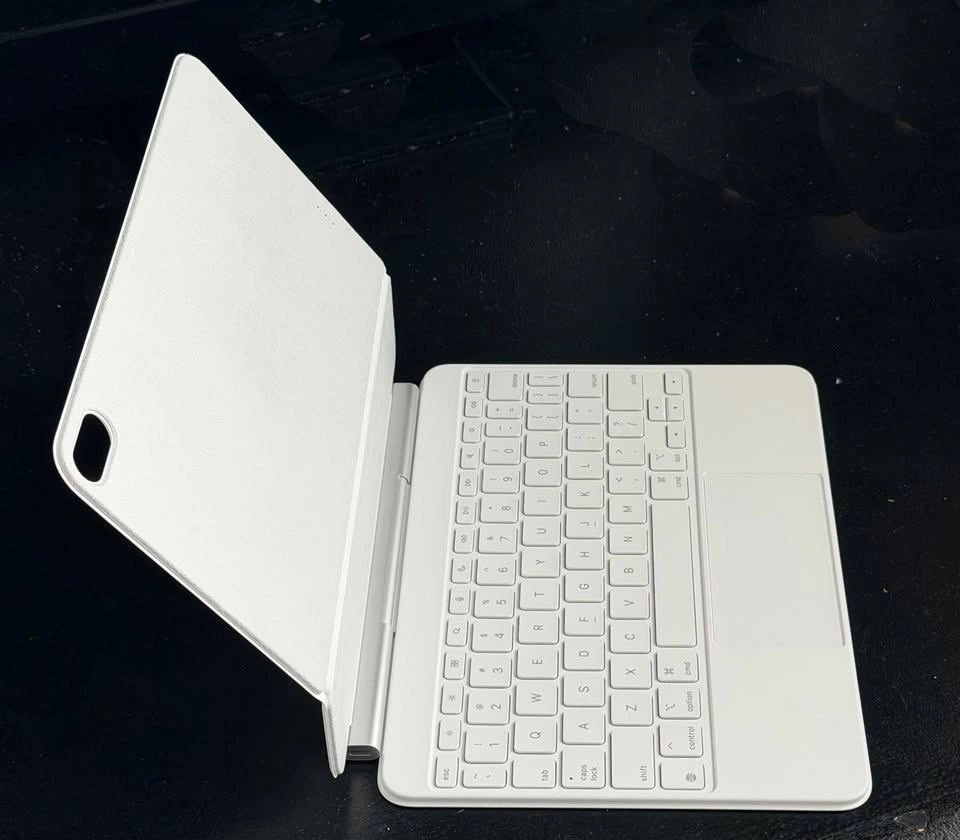 Apple 11-Inch iPad Air Magic Keyboard Case - photo 2