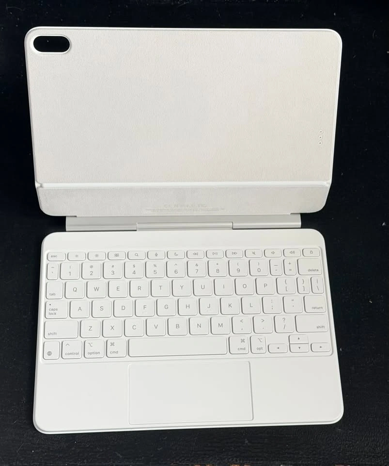 Apple 11-Inch iPad Air Magic Keyboard Case - photo 3