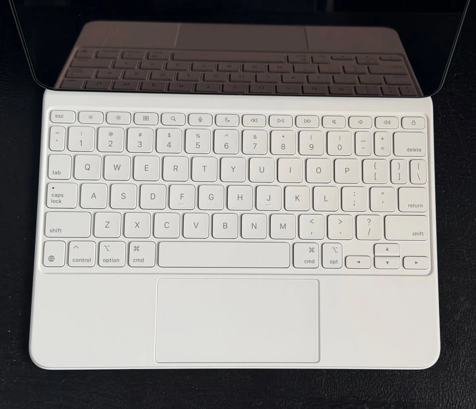 Apple 11-Inch iPad Air Magic Keyboard Case - photo 5