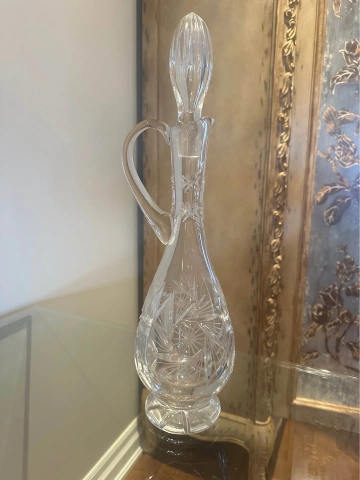 Elegant Cut Crystal Decanter with Stopper - photo 2