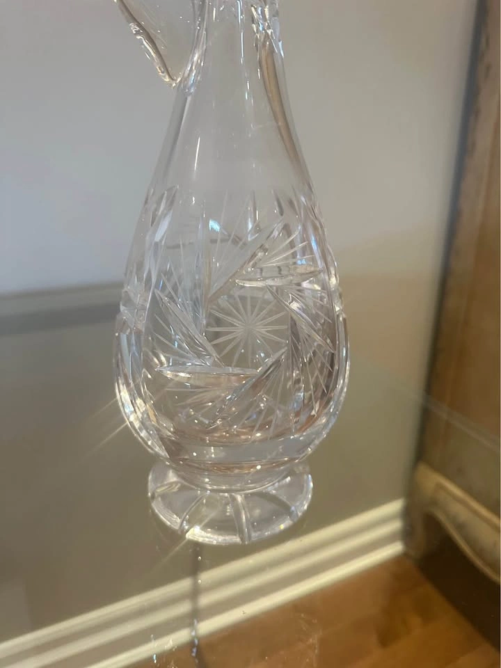Elegant Cut Crystal Decanter with Stopper - photo 3