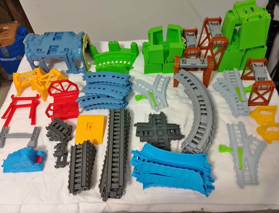Thomas the Tank train track set
