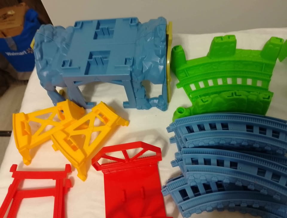 Thomas the Tank train track set - photo 3