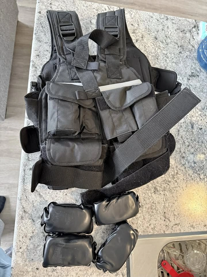40lb Weighted Vest – Excellent Condition