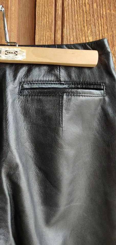 Danier Genuine Leather Skinny Pants - photo 3