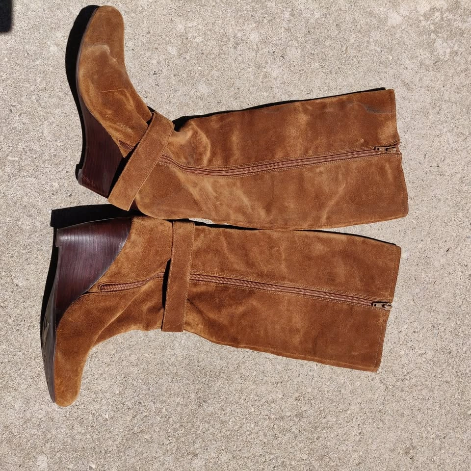 BCBG Brown Leather Boots - photo 3