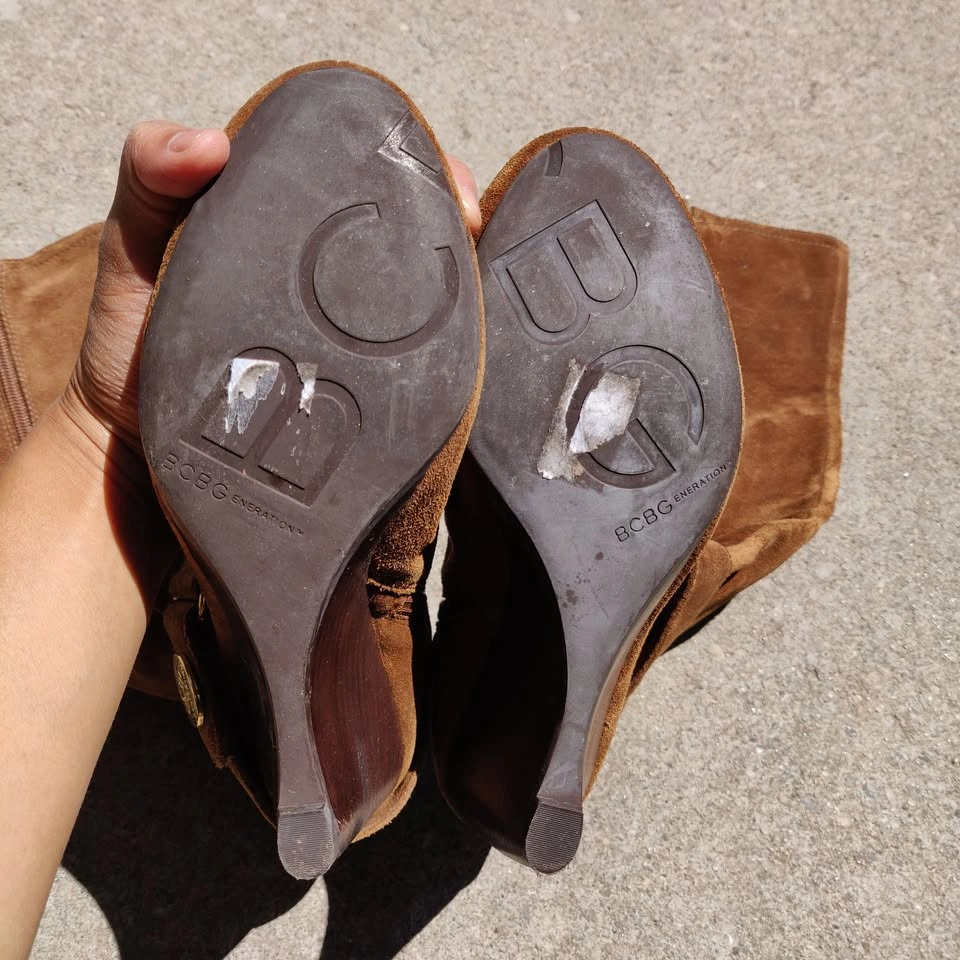BCBG Brown Leather Boots - photo 4