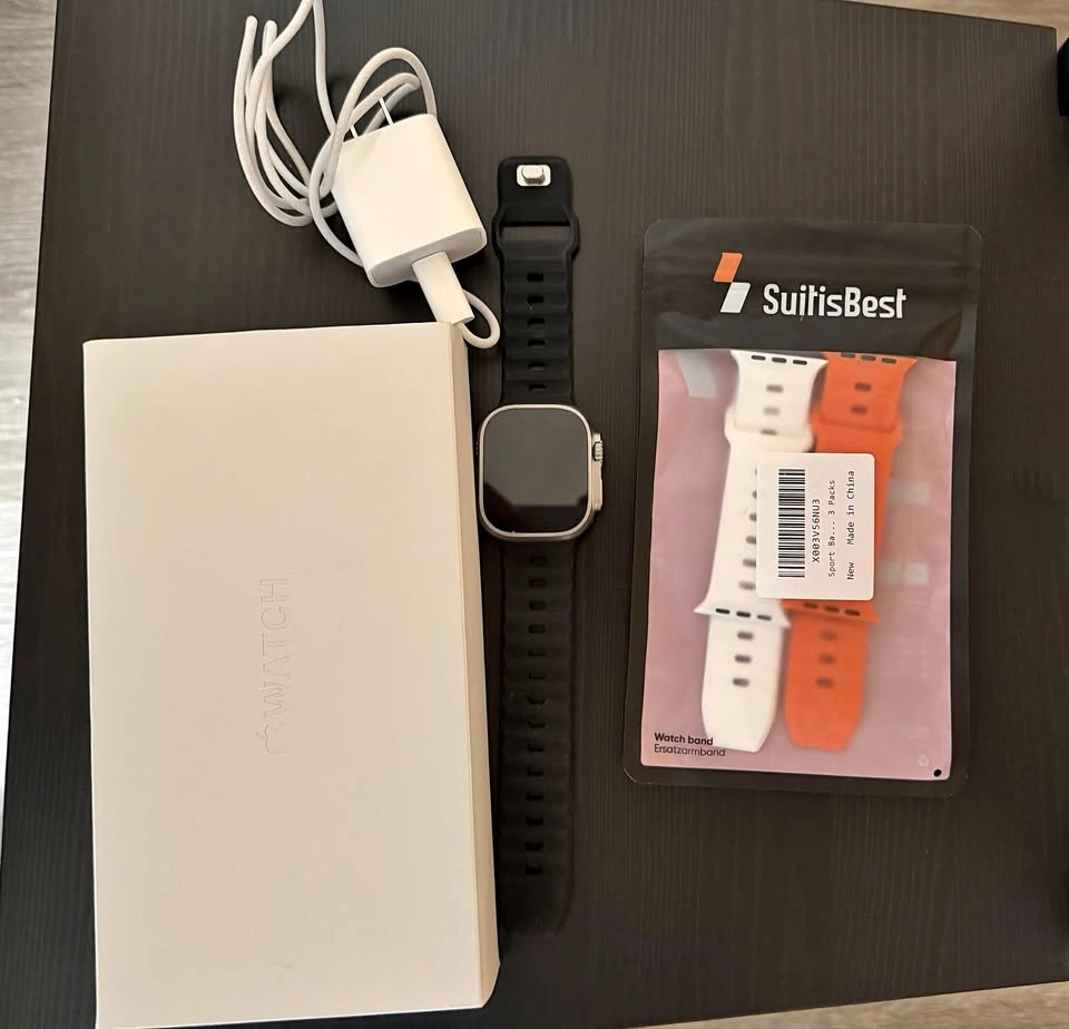 Apple Watch Ultra 2 (49mm) - Excellent + Extra Bands