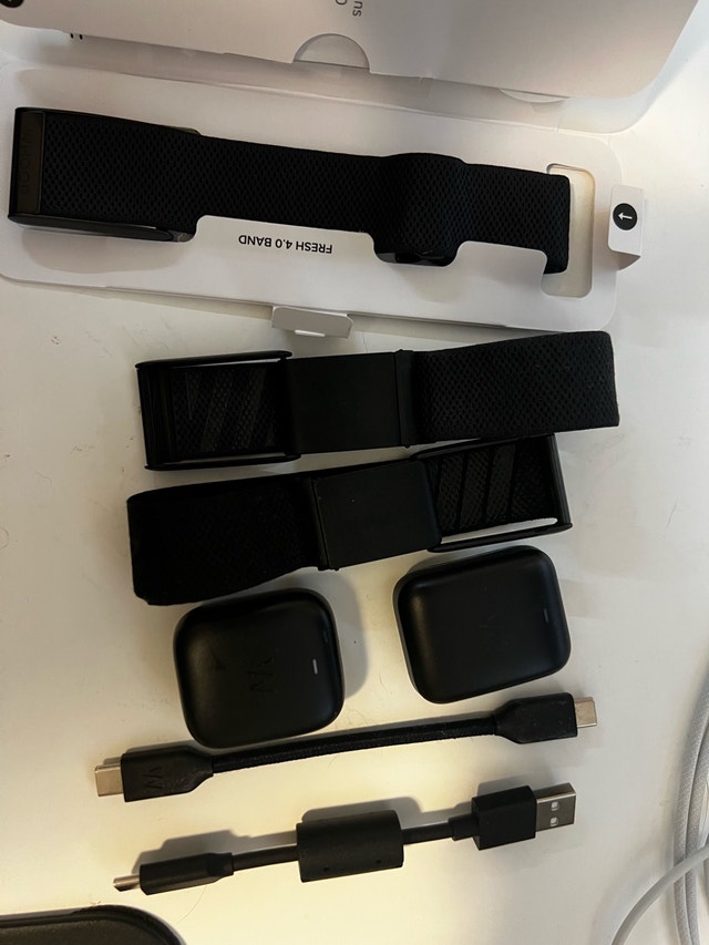 Whoop fitness tracker x2