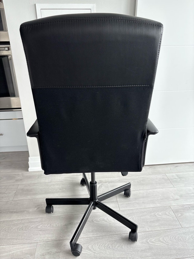 IKEA black MILLBERGET swivel chair - photo 2