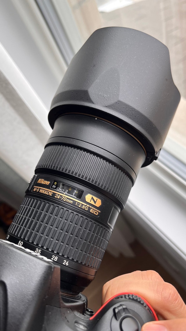 Great condition Nikon 24-70mm f/2.8G ED