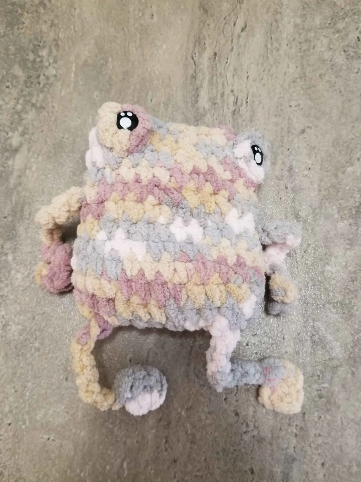 Crochet Leggy Frog Plush - photo 3
