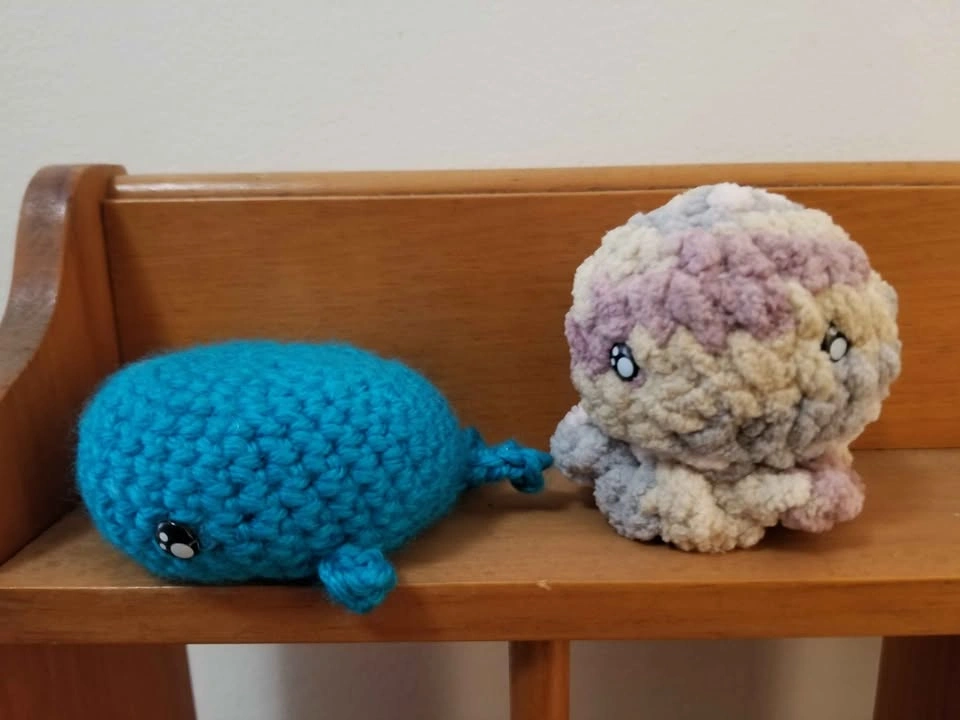 Small Crochet Octopus & Whale Plush - photo 2