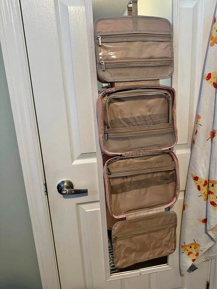 Travel toiletries bag