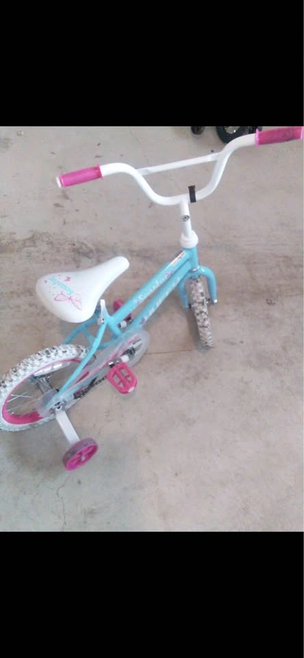 Huffy Seastar kids bike w/ training wheels - photo 2