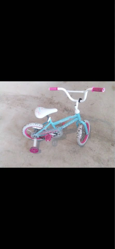 Huffy Seastar kids bike w/ training wheels - photo 3