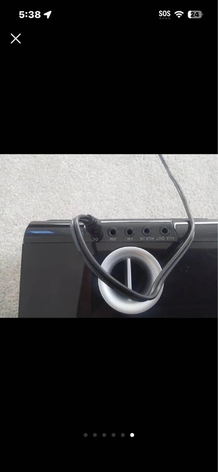 Brookstone Design Cube Clock iPod Dock Radio - photo 5