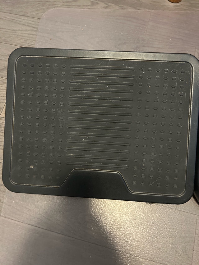 Two foot rests for $10 - photo 3