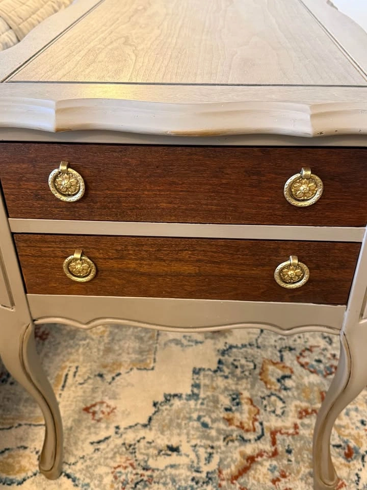 Pair of Vintage French Provincial Nightstands - photo 2