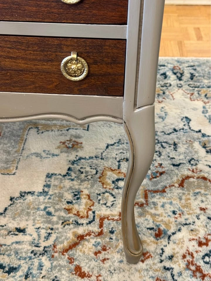 Pair of Vintage French Provincial Nightstands - photo 4