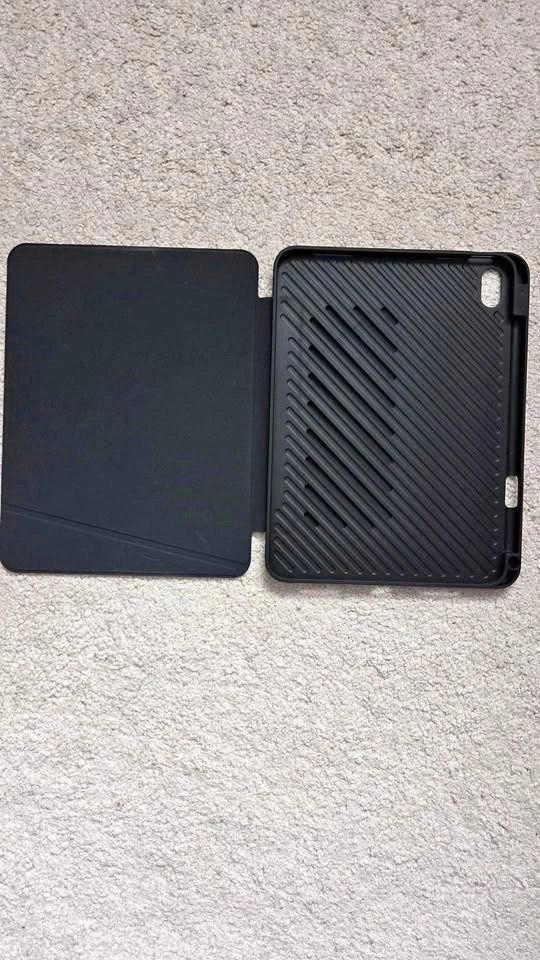 iPad A16/10th gen ESR Case