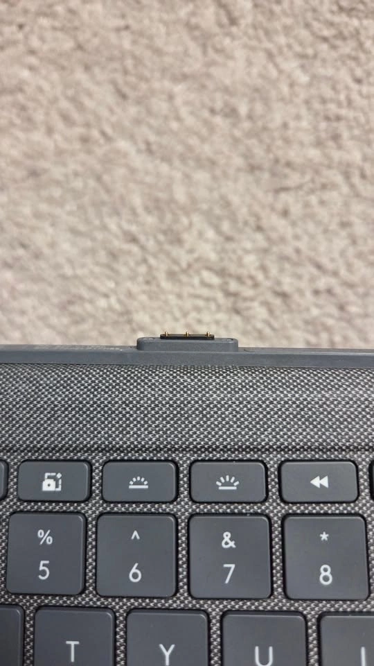iPad A16/10th gen Logitech Combo Touch Case - photo 3