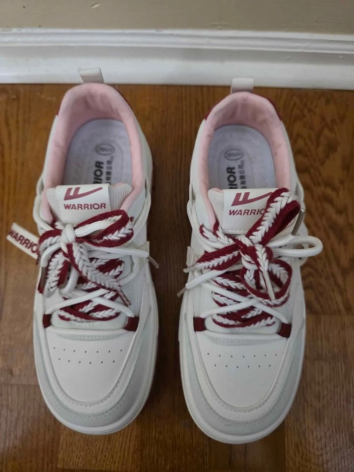 Brand new woman's shoes size 8