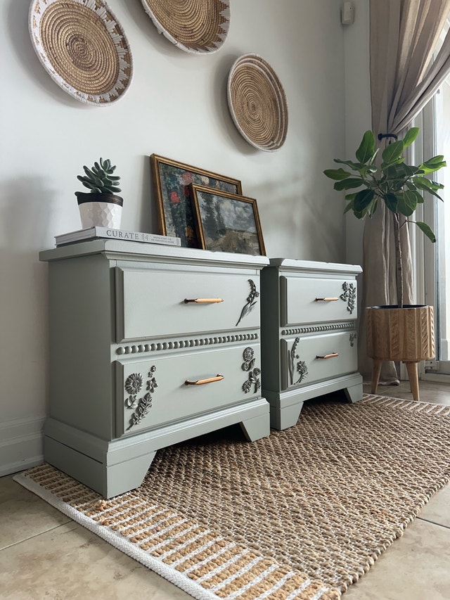 Refinished Set of Nightstands- Gorgeous Details - photo 3