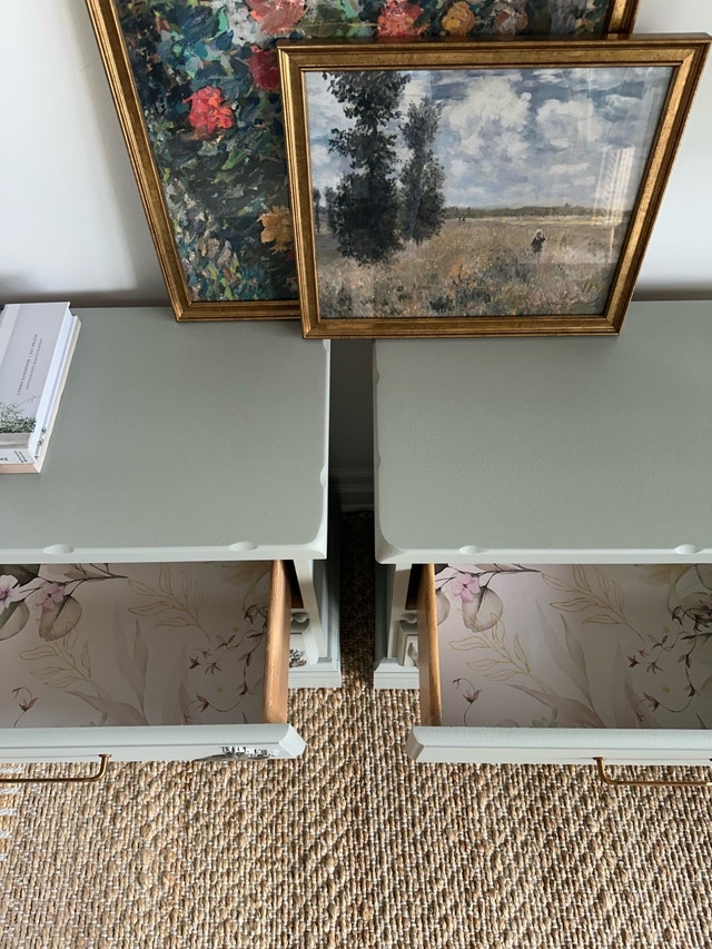 Refinished Set of Nightstands- Gorgeous Details - photo 5