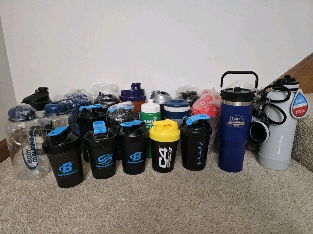 21 Shaker Bottles, 2 Water Bottles & 1 Coffee Mug