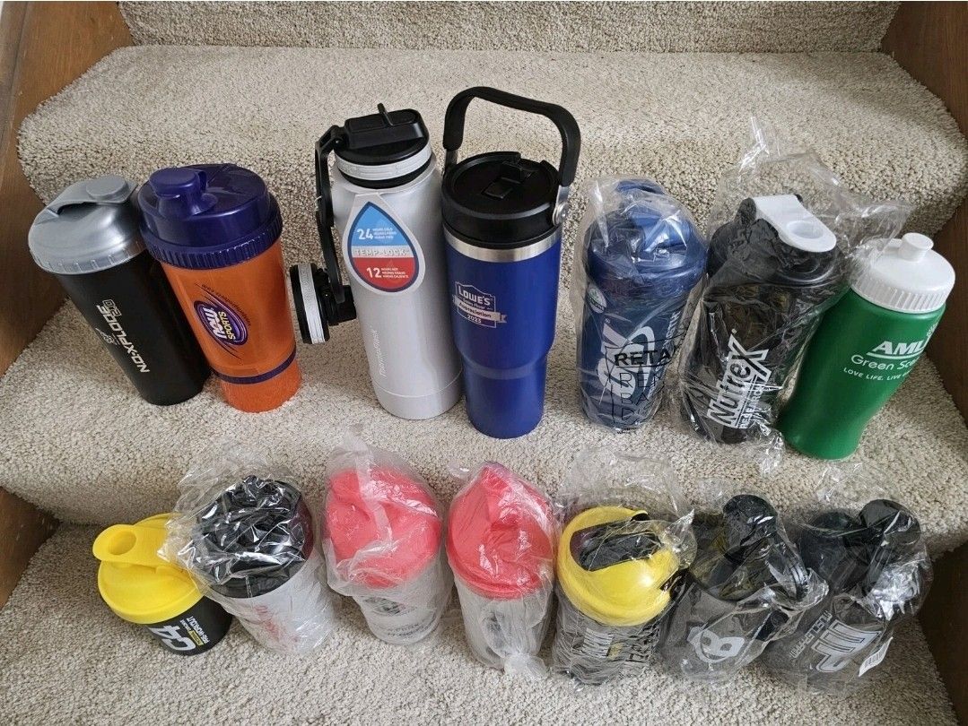 21 Shaker Bottles, 2 Water Bottles & 1 Coffee Mug - photo 3