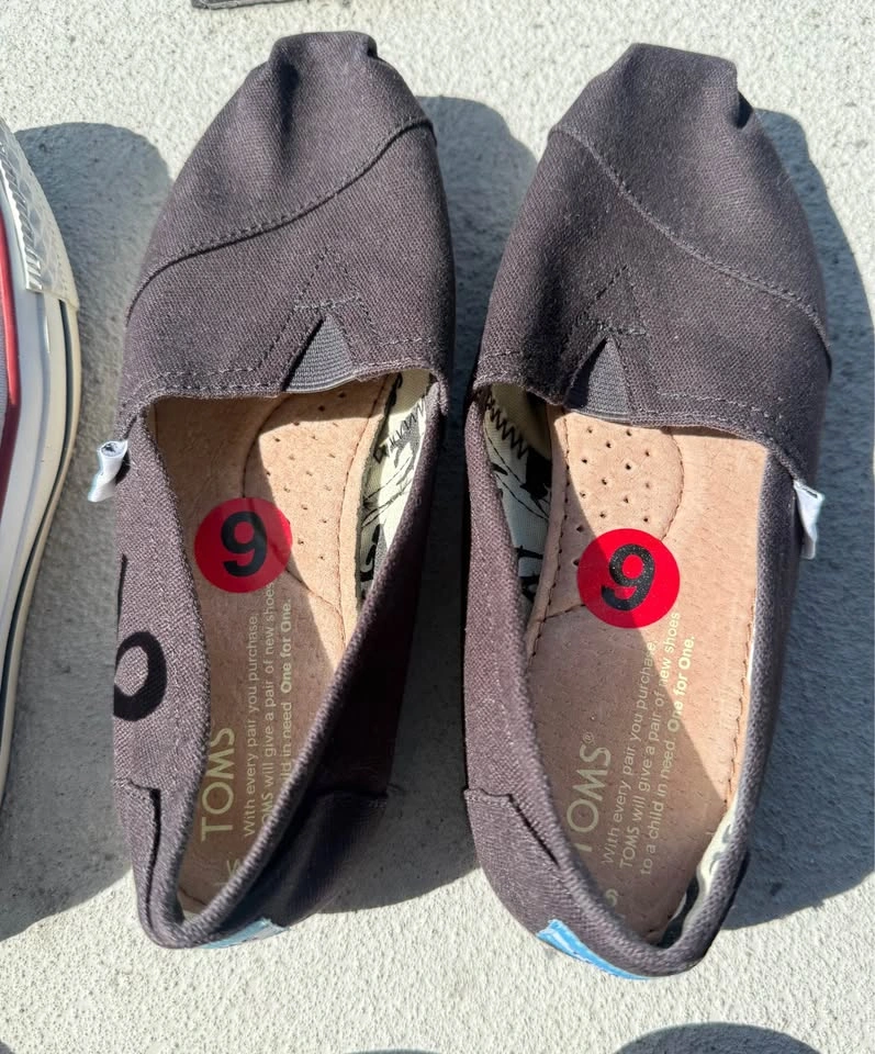 Assortment of Women’s Shoes Size 6 - photo 3