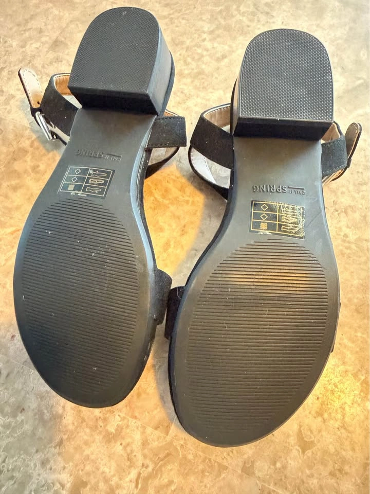 Call it Spring - Black Sandals Size 6 - photo 3